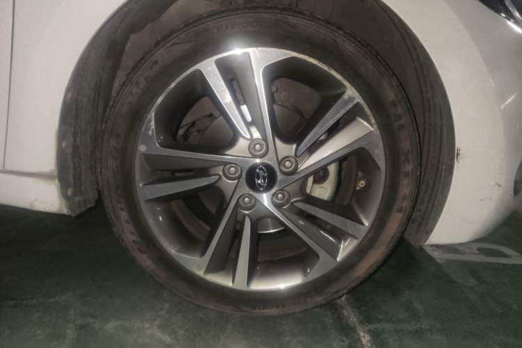 Used Hyundai Elantra (6th Generation / Lingdong) 2016 1.6L Automatic ZhiXuan · Luxury Version Right Front Wheel Hub