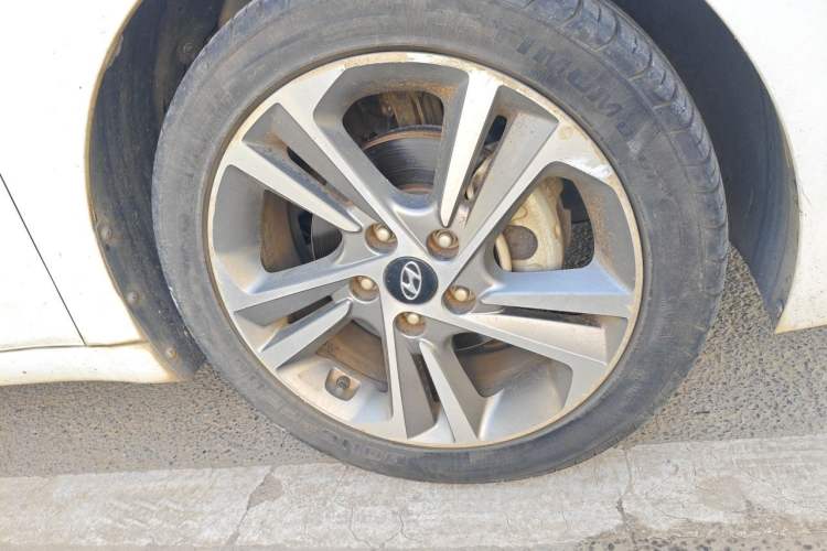 Used Hyundai Elantra (6th Generation / Lingdong) 2016 1.6L Automatic ZhiXuan – Elite Version Right Front Wheel Hub