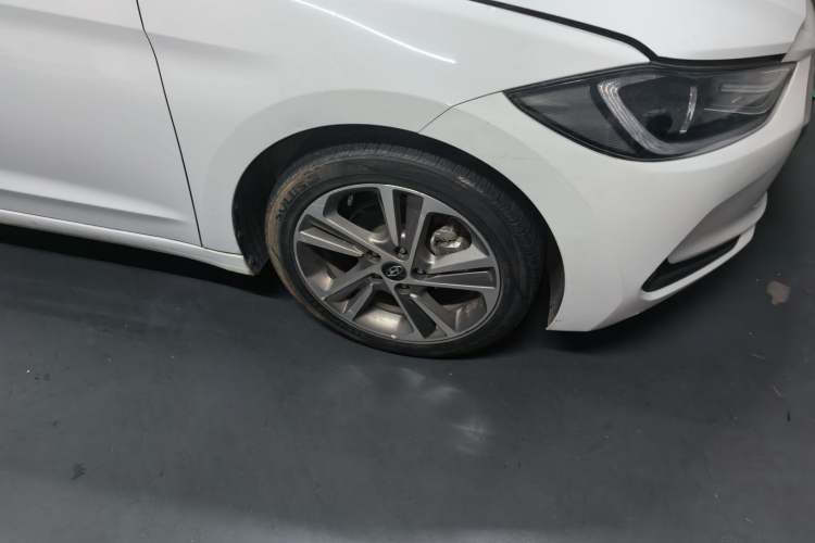 Used Hyundai Elantra (6th Generation / Lingdong) 2016 1.6L Automatic ZhiXuan – Elite Version Right Front Wheel Hub