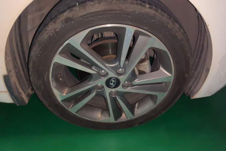 Used Hyundai Elantra (6th Generation / Lingdong) 2016 1.6L Automatic ZhiXuan – Elite Version Right Front Wheel Hub