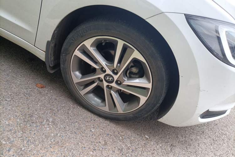 Used Hyundai Elantra (6th Generation / Lingdong) 2016 1.6L Automatic ZhiXuan – Elite Version Right Front Wheel Hub