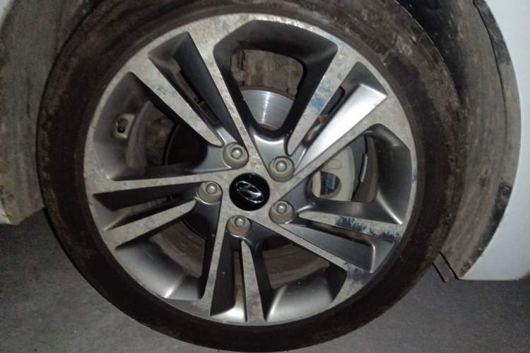 Used Hyundai Elantra (6th Generation / Lingdong) 2016 1.6L Automatic ZhiXuan – Elite Version Right Front Wheel Hub