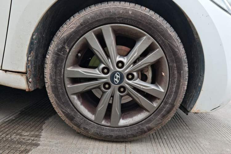 Used Hyundai Elantra (6th Generation / Lingdong) 2016 1.6L Manual ZhiXuan · Dynamic Model Right Front Wheel Hub