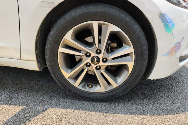 Used Hyundai Elantra (6th Generation / Lingdong) 2016 1.6L Automatic ZhiXuan – Elite Version Right Front Wheel Hub
