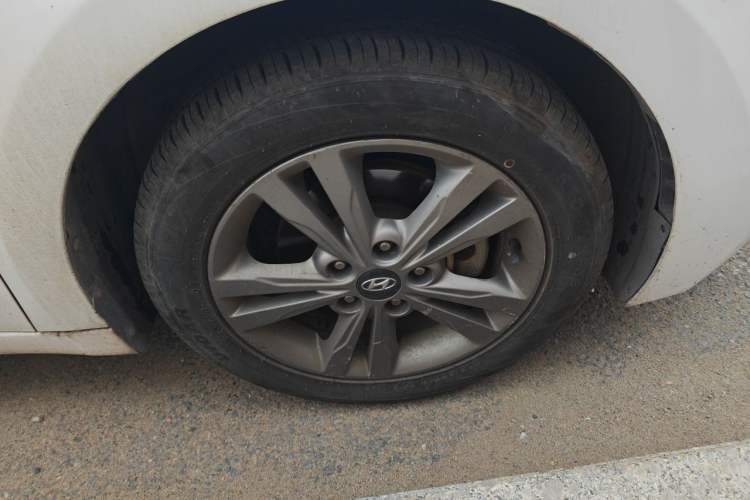 Used Hyundai Elantra (6th Generation / Lingdong) 2016 1.6L Manual ZhiXuan·Youth Edition Right Front Wheel Hub