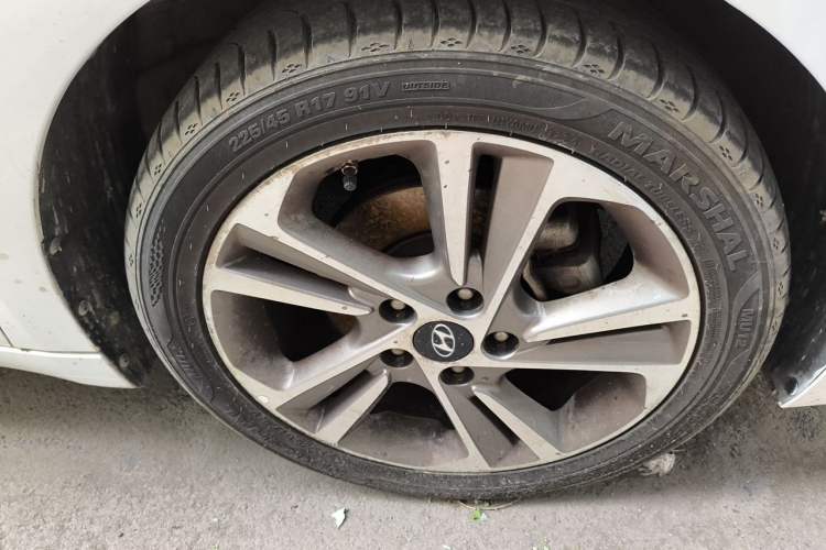 Used Hyundai Elantra (6th Generation / Lingdong) 2016 1.6L Automatic ZhiXuan – Elite Version Right Front Wheel Hub