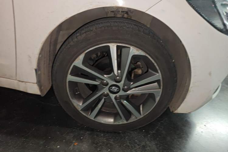 Used Hyundai Elantra (6th Generation / Lingdong) 2016 1.6L Automatic ZhiXuan – Elite Version Right Front Wheel Hub