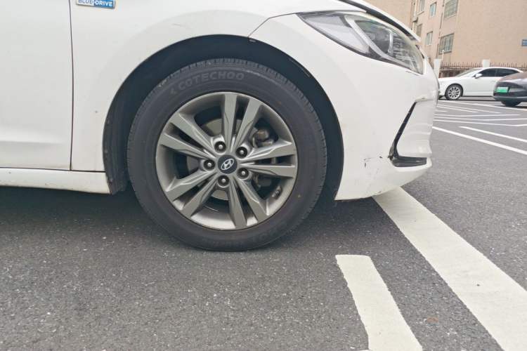 Used Hyundai Elantra (6th Generation / Lingdong) 2016 1.4T Dual-Clutch Xuan Dong · Dynamic Version Right Front Wheel Hub