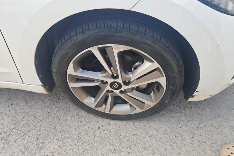 Used Hyundai Elantra (6th Generation / Lingdong) 2016 1.6L Automatic ZhiXuan – Elite Version Right Front Wheel Hub