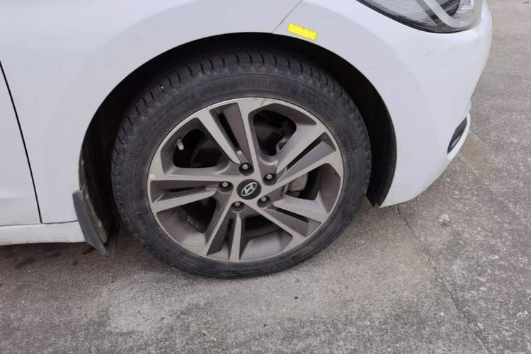 Used Hyundai Elantra (6th Generation / Lingdong) 2016 1.6L Automatic ZhiXuan – Elite Version Right Front Wheel Hub