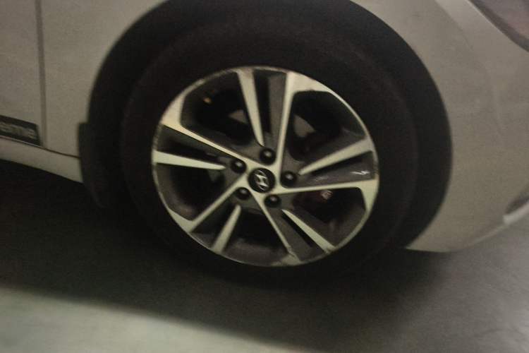 Used Hyundai Elantra (6th Generation / Lingdong) 2016 1.6L Automatic ZhiXuan – Elite Version Right Front Wheel Hub