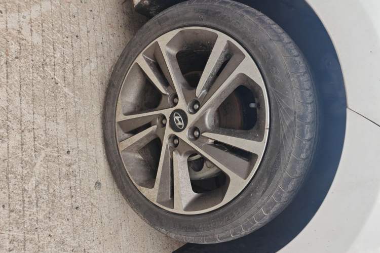 Used Hyundai Elantra (6th Generation / Lingdong) 2016 1.6L Automatic ZhiXuan – Elite Version Right Front Wheel Hub