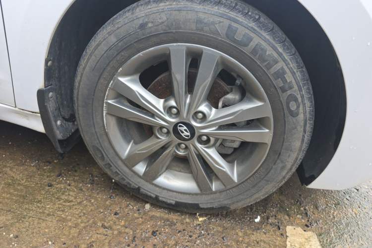 Used Hyundai Elantra (6th Generation / Lingdong) 2016 1.6L Manual ZhiXuan·Youth Edition Right Front Wheel Hub