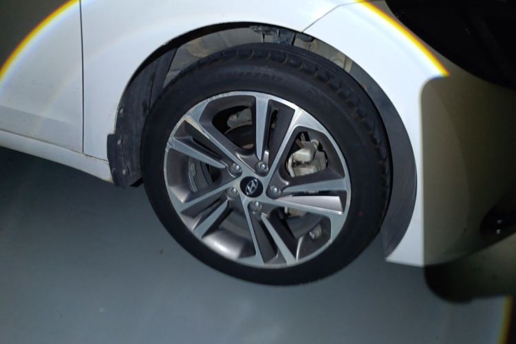 Used Hyundai Elantra (6th Generation / Lingdong) 2016 1.6L Automatic ZhiXuan · Luxury Version Right Front Wheel Hub