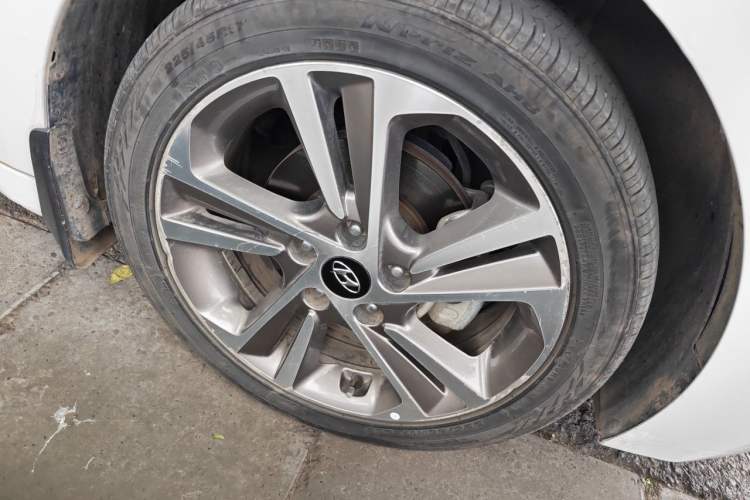 Used Hyundai Elantra (6th Generation / Lingdong) 2016 1.6L Automatic ZhiXuan – Elite Version Right Front Wheel Hub