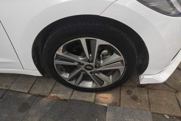 Used Hyundai Elantra (6th Generation / Lingdong) 2016 1.6L Automatic ZhiXuan – Elite Version Right Front Wheel Hub