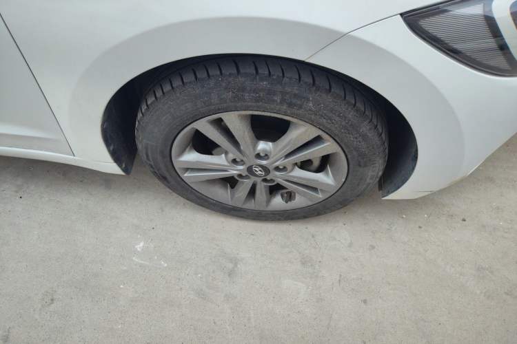 Used Hyundai Elantra (6th Generation / Lingdong) 2016 1.6L Manual ZhiXuan·Youth Edition Right Front Wheel Hub