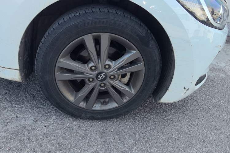 Used Hyundai Elantra (6th Generation / Lingdong) 2016 1.6L Manual ZhiXuan · Dynamic Model Right Front Wheel Hub