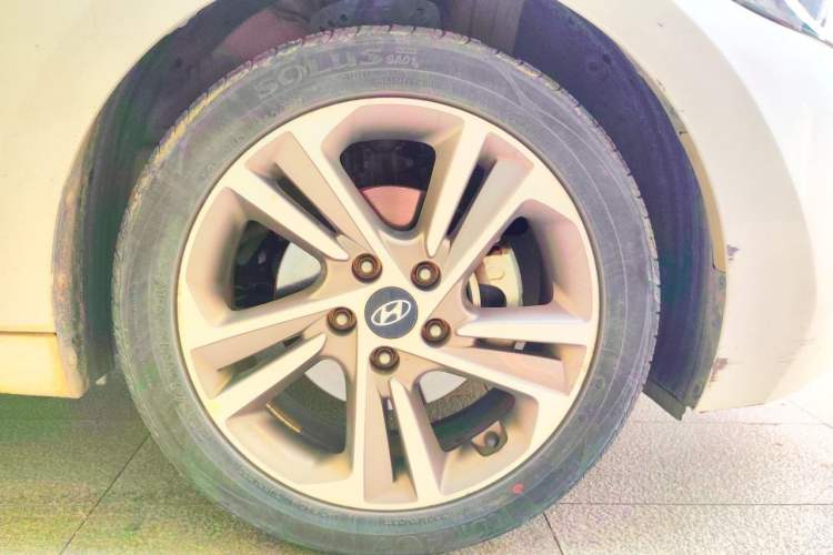 Used Hyundai Elantra (6th Generation / Lingdong) 2016 1.6L Automatic ZhiXuan – Elite Version Right Front Wheel Hub