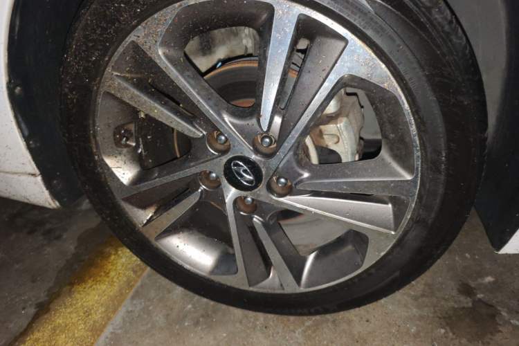 Used Hyundai Elantra (6th Generation / Lingdong) 2016 1.6L Automatic ZhiXuan – Elite Version Right Front Wheel Hub