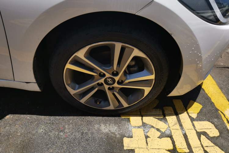 Used Hyundai Elantra (6th Generation / Lingdong) 2016 1.6L Automatic ZhiXuan – Elite Version Right Front Wheel Hub