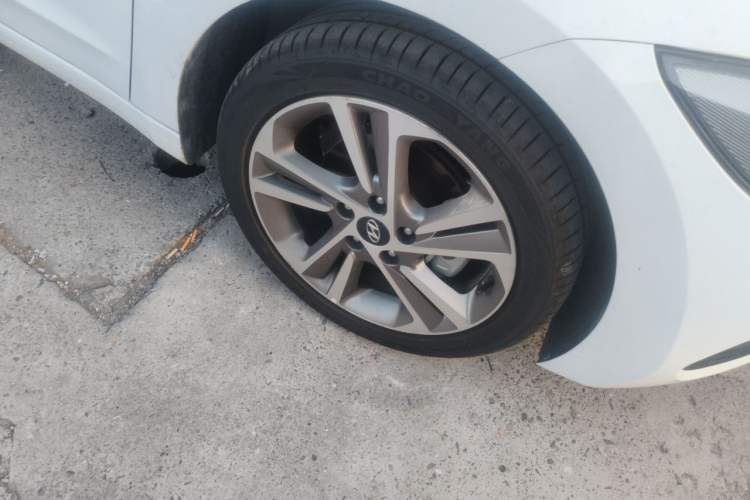 Used Hyundai Elantra (6th Generation / Lingdong) 2016 1.6L Automatic ZhiXuan – Elite Version Right Front Wheel Hub
