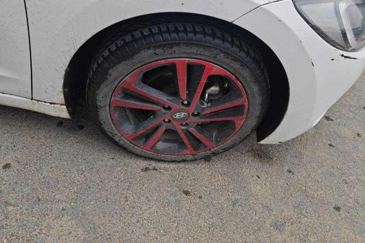 Used Hyundai Elantra (6th Generation / Lingdong) 2016 1.6L Automatic ZhiXuan – Elite Version Right Front Wheel Hub