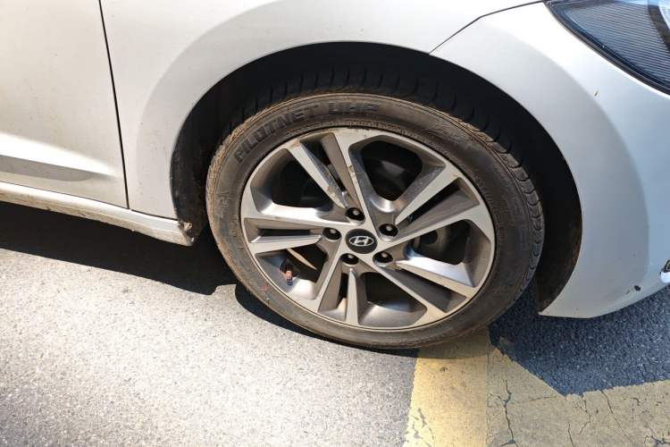 Used Hyundai Elantra (6th Generation / Lingdong) 2016 1.6L Automatic ZhiXuan – Elite Version Right Front Wheel Hub