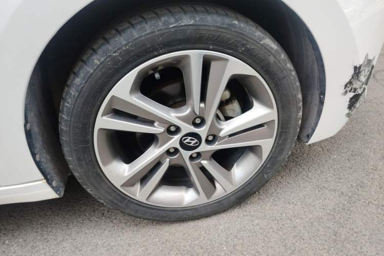 Used Hyundai Elantra (6th Generation / Lingdong) 2016 1.6L Automatic ZhiXuan – Elite Version Right Front Wheel Hub
