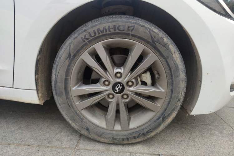 Used Hyundai Elantra (6th Generation / Lingdong) 2016 1.6L Manual ZhiXuan · Dynamic Model Right Front Wheel Hub