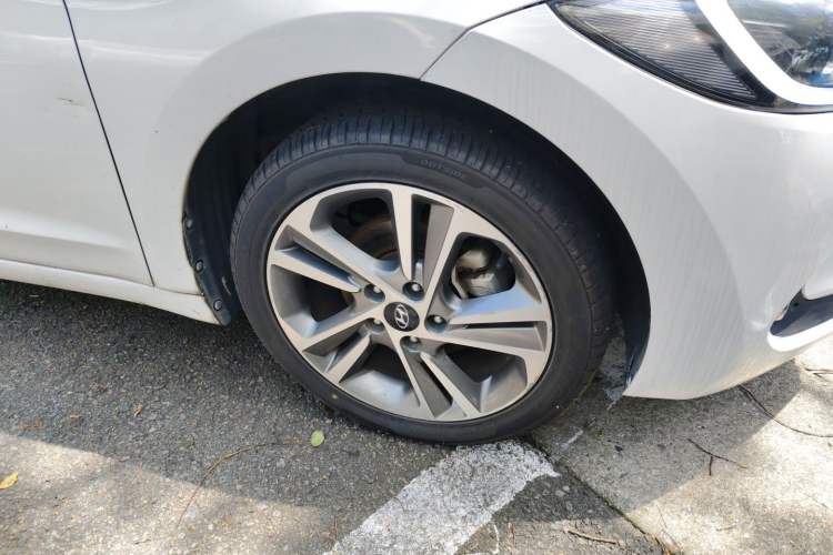 Used Hyundai Elantra (6th Generation / Lingdong) 2016 1.6L Automatic ZhiXuan – Elite Version Right Front Wheel Hub