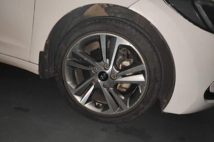 Used Hyundai Elantra (6th Generation / Lingdong) 2016 1.6L Automatic ZhiXuan – Elite Version Right Front Wheel Hub