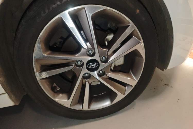 Used Hyundai Elantra (6th Generation / Lingdong) 2016 1.6L Automatic ZhiXuan – Elite Version Right Front Wheel Hub