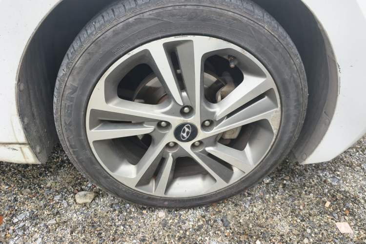 Used Hyundai Elantra (6th Generation / Lingdong) 2016 1.6L Automatic ZhiXuan – Elite Version Right Front Wheel Hub