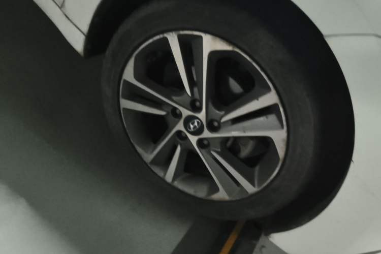 Used Hyundai Elantra (6th Generation / Lingdong) 2016 1.6L Automatic ZhiXuan – Elite Version Right Front Wheel Hub