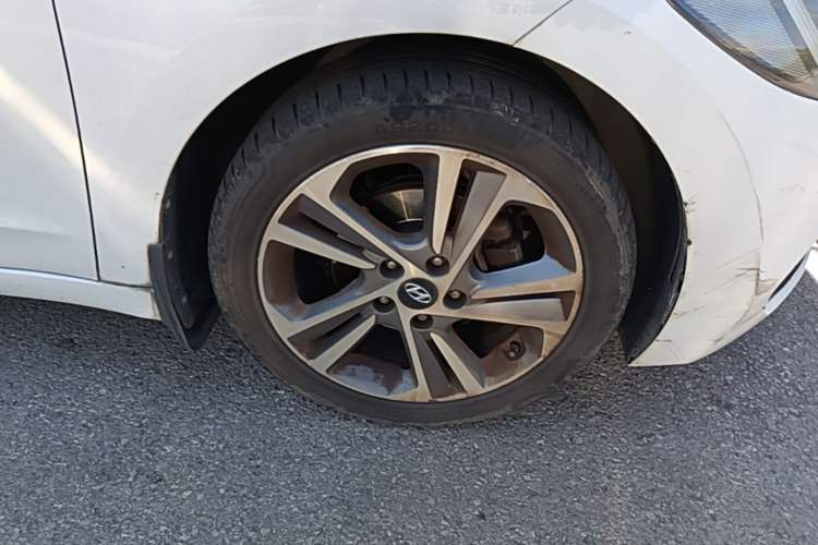 Used Hyundai Elantra (6th Generation / Lingdong) 2016 1.6L Automatic ZhiXuan – Elite Version Right Front Wheel Hub