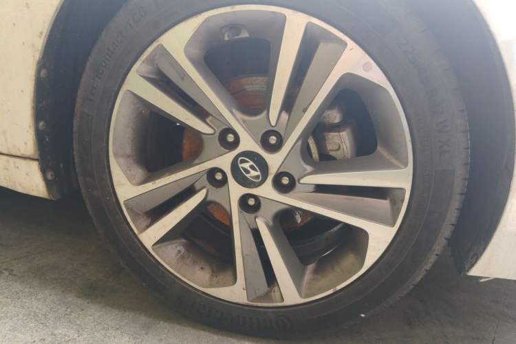 Used Hyundai Elantra (6th Generation / Lingdong) 2016 1.6L Automatic ZhiXuan – Elite Version Right Front Wheel Hub