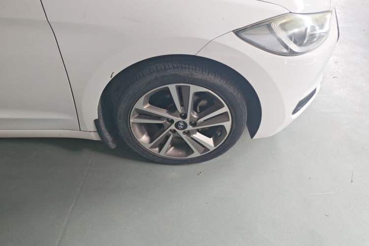 Used Hyundai Elantra (6th Generation / Lingdong) 2016 1.6L Automatic ZhiXuan – Elite Version Right Front Wheel Hub