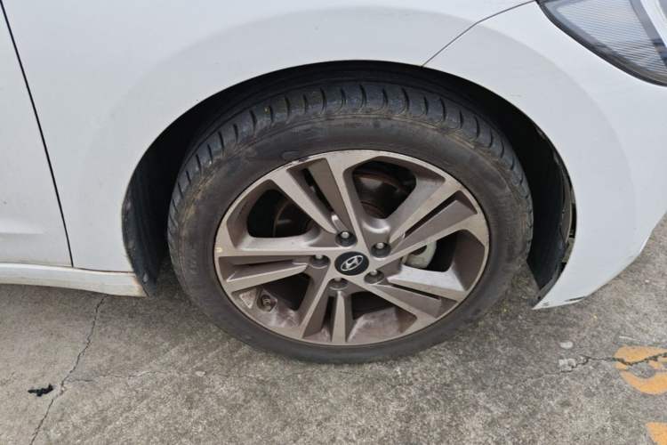 Used Hyundai Elantra (6th Generation / Lingdong) 2016 1.6L Automatic ZhiXuan – Elite Version Right Front Wheel Hub