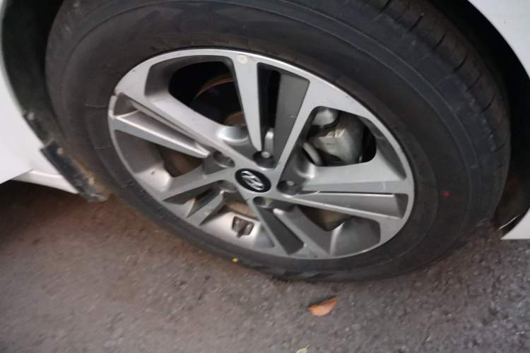 Used Hyundai Elantra (6th Generation / Lingdong) 2016 1.6L Automatic ZhiXuan – Elite Version Right Front Wheel Hub