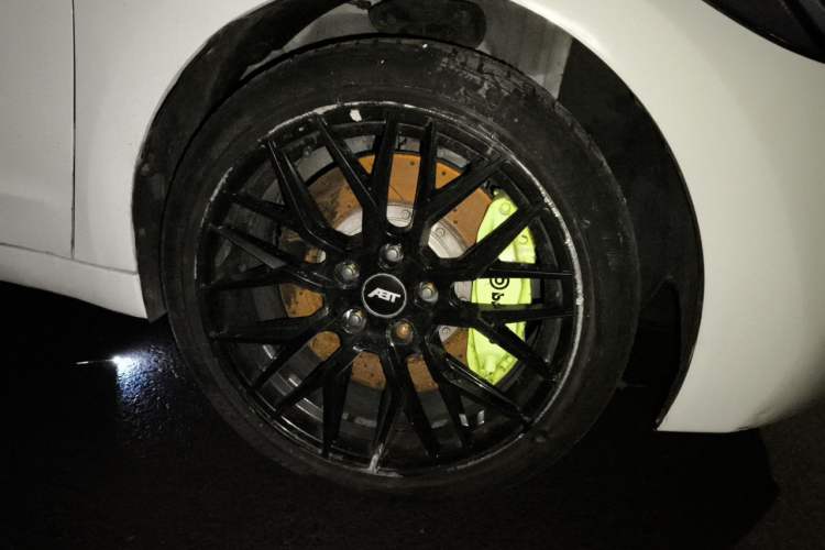 Used Hyundai Elantra (6th Generation / Lingdong) 2016 1.6L Automatic ZhiXuan – Elite Version Right Front Wheel Hub