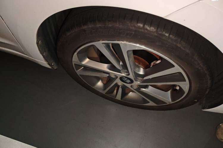 Used Hyundai Elantra (6th Generation / Lingdong) 2016 1.6L Automatic ZhiXuan – Elite Version Right Front Wheel Hub