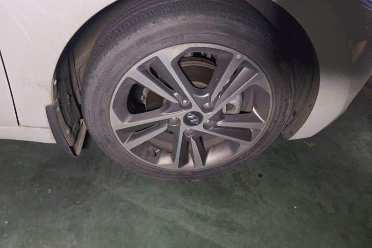Used Hyundai Elantra (6th Generation / Lingdong) 2016 1.6L Automatic ZhiXuan – Elite Version Right Front Wheel Hub