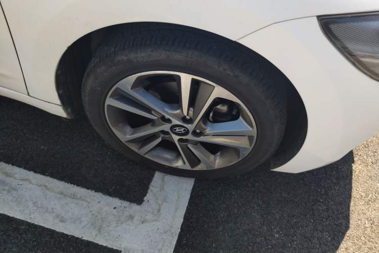 Used Hyundai Elantra (6th Generation / Lingdong) 2016 1.6L Automatic ZhiXuan – Elite Version Right Front Wheel Hub