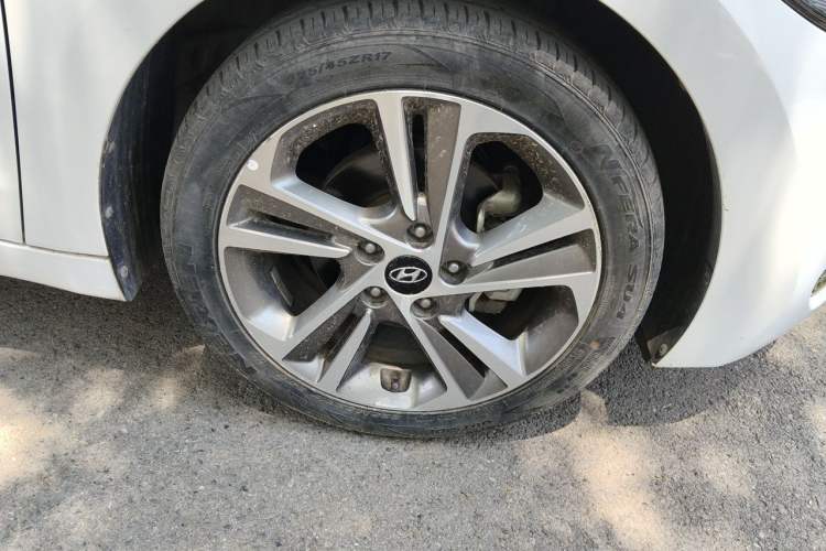 Used Hyundai Elantra (6th Generation / Lingdong) 2016 1.6L Automatic ZhiXuan – Elite Version Right Front Wheel Hub