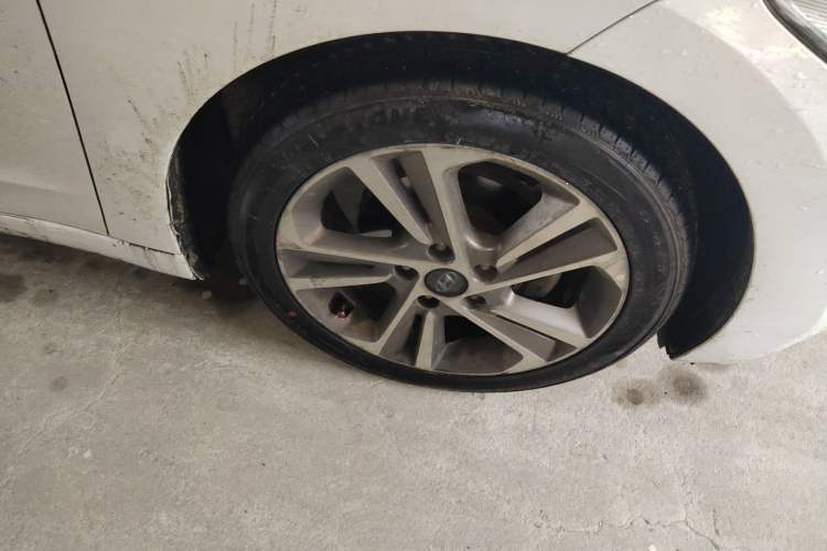 Used Hyundai Elantra (6th Generation / Lingdong) 2016 1.6L Automatic ZhiXuan – Elite Version Right Front Wheel Hub