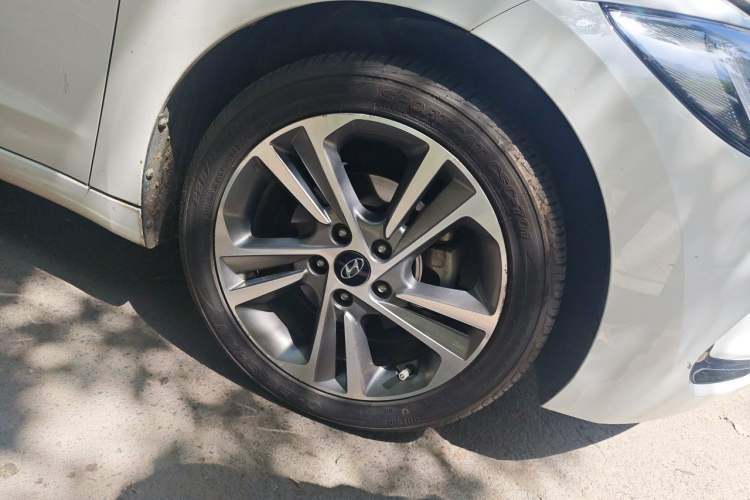 Used Hyundai Elantra (6th Generation / Lingdong) 2016 1.6L Automatic ZhiXuan – Elite Version Right Front Wheel Hub