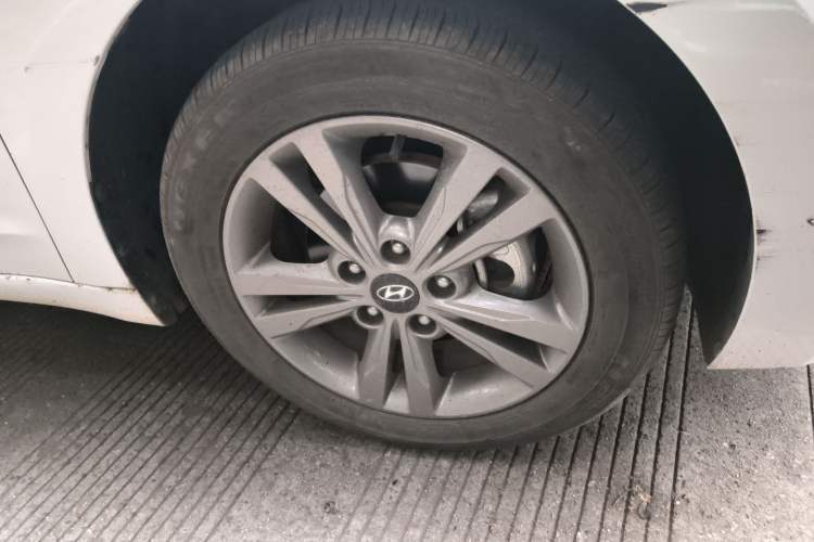 Used Hyundai Elantra (6th Generation / Lingdong) 2016 1.6L Manual ZhiXuan · Dynamic Model Right Front Wheel Hub