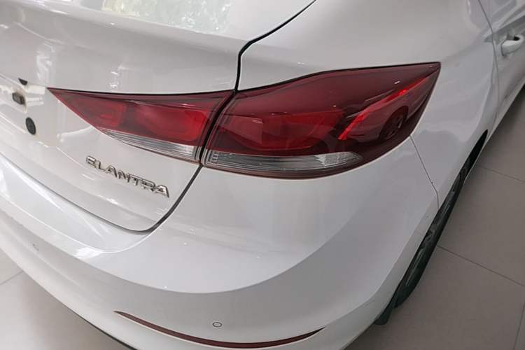 Used Hyundai Elantra (6th Generation / Lingdong) 2016 1.6L Manual ZhiXuan · Dynamic Model Right Rear Taillight