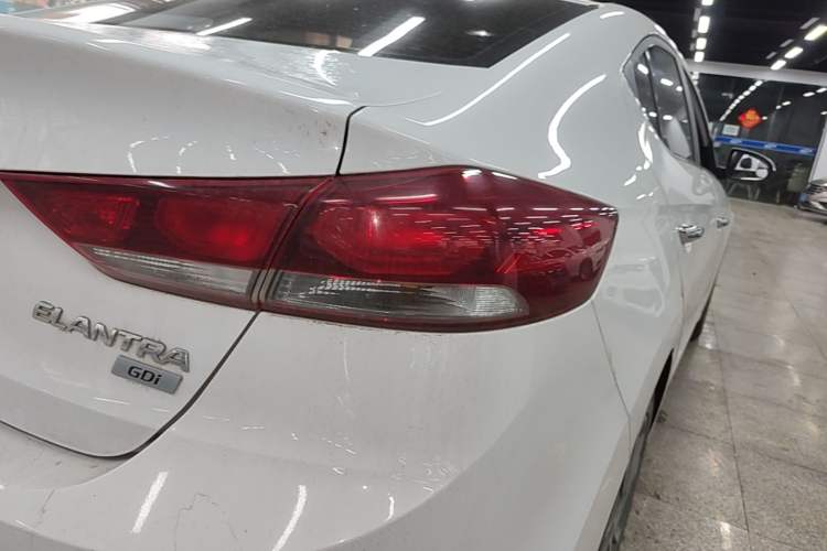 Used Hyundai Elantra (6th Generation / Lingdong) 2016 1.6L Automatic ZhiXuan – Elite Version Right Rear Taillight